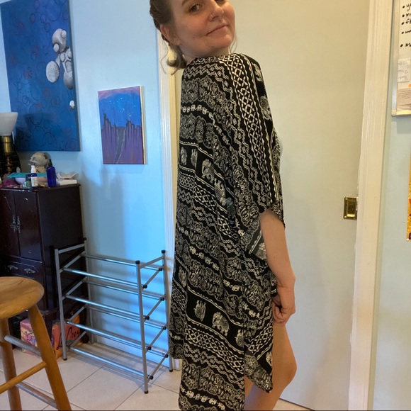 Elephant Pattern Open Front Top - Picture 2 of 6